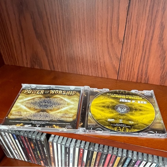 The VIP Music & Arts Seminar PRESENTS THE
POWER OF WORSHIP FEATURING JOHN P KEE - Picture 4 of 7